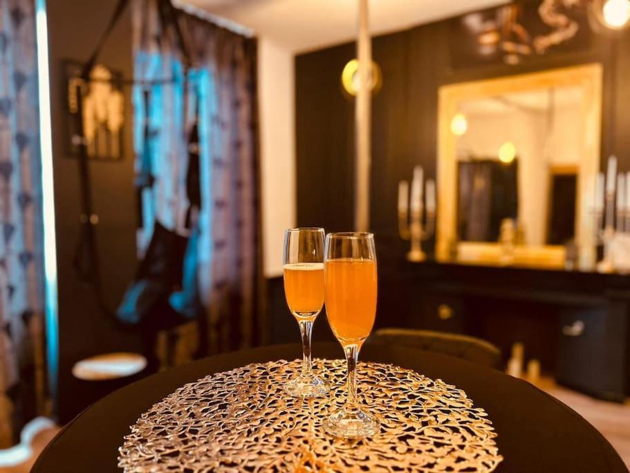 Love Room « L'Etreinte Doree » Illiers-Combray Kültér fotó