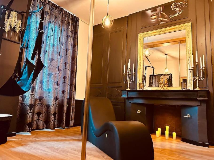 Love Room « L'Etreinte Doree » Illiers-Combray Kültér fotó